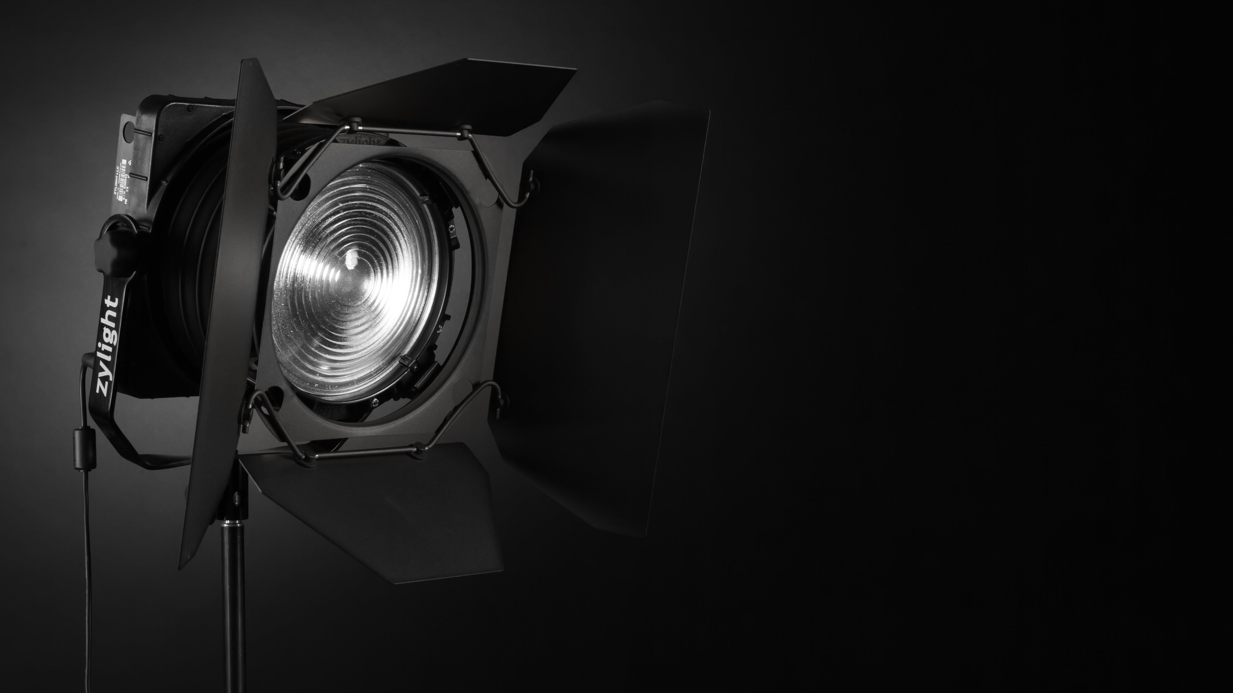 Zylight F8-100 Daylight LED Fresnel (5600K)